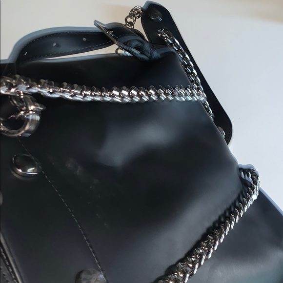 Reversible Chain Backpack - Picture 4 of 8